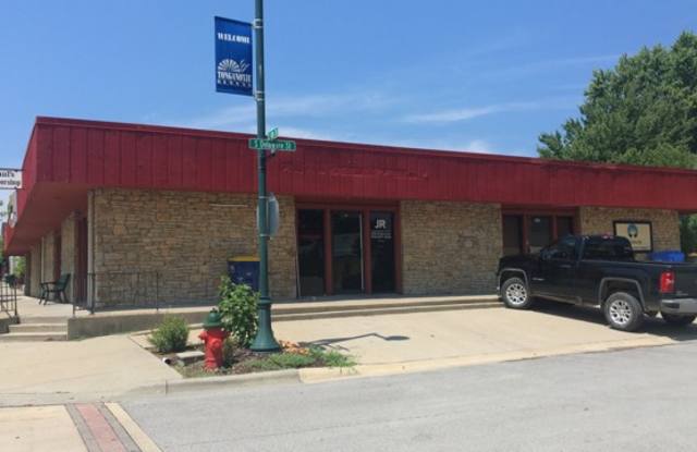 330 Delware - 330 S Delaware St, Tonganoxie, KS 66086
