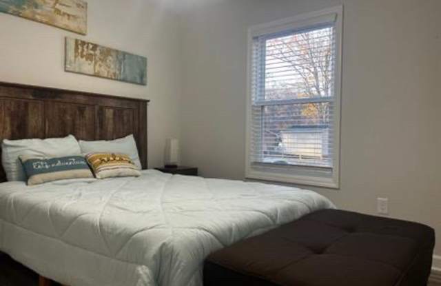 Room in 3 Bedroom Home at Dearborn Dr Gallery 3