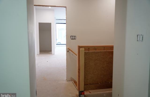 2001 S 10TH Street Gallery 4
