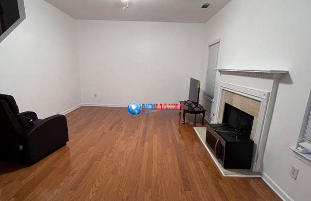 Spacious 2-story house in Duluth Gallery 3