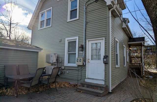 317 E PARK Avenue - 317 East Park Avenue, Libertyville, IL 60048 317 E PARK Avenue - 317 East Park Avenue, Libertyville, IL 60048