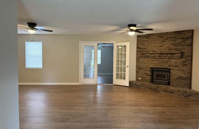 118 South Springs Drive Gallery 3