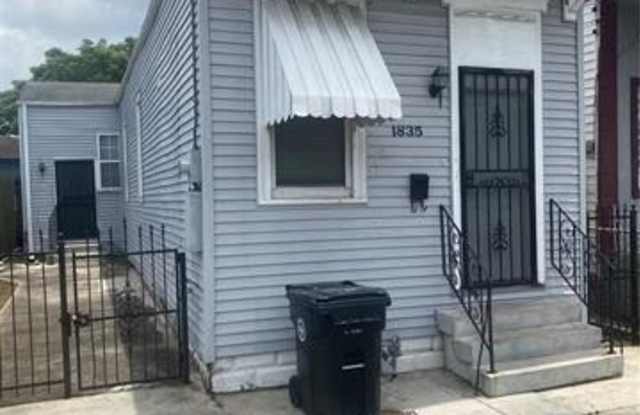 1835 PAINTERS Street photos photos