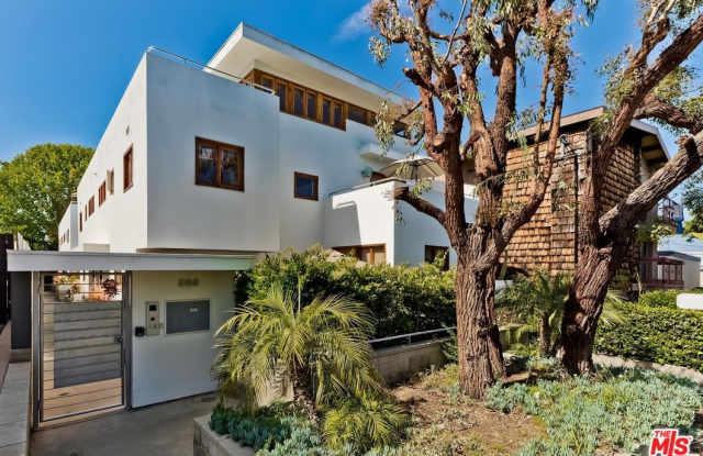 505 PIER AVE - 505 Pier Avenue, Santa Monica, CA 90405
