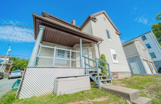 3 Bedroom/ 1.5 Bathroom House -Near WVU Main Campus/ Downtown - Available 06/04/2026 - 709 Naomi Street, Morgantown, WV 26505