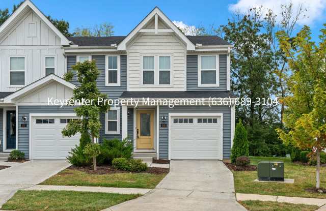 Modern 3-Bedroom Townhouse with Attached Garage & Resort-Style Amenities! Gallery 1