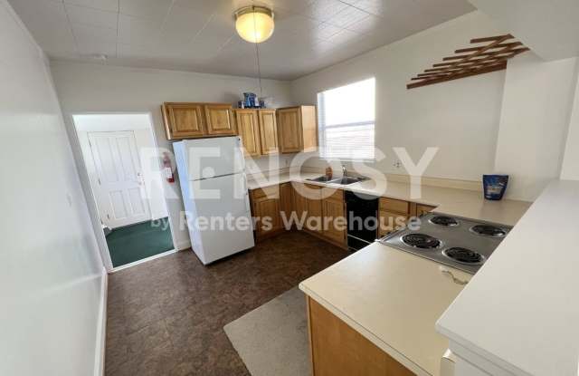 Charming 1 Bed / 1 Bath Duplex with basement Near Washington Park – Available Now! Gallery 4