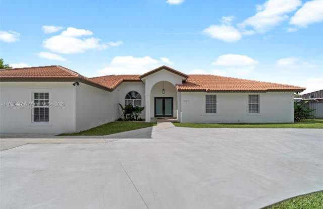 15862 SW 286th St photos photos