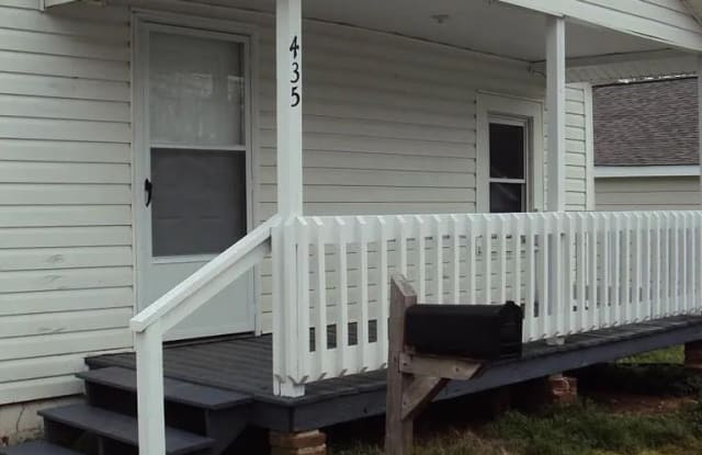 435 Davis Street - 435 Davis Street, Albemarle, NC 28001