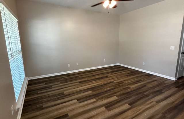 604 N Main Gallery 2