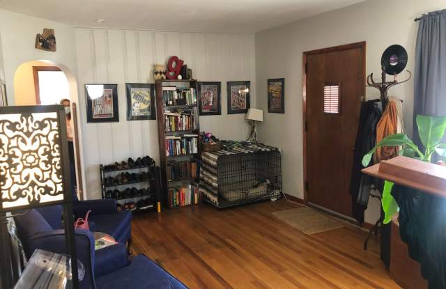 Three Bedroom In The Desired Hills and Dales Neighborhood Gallery 4
