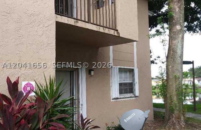 1761 NW 96th Ter photos photos