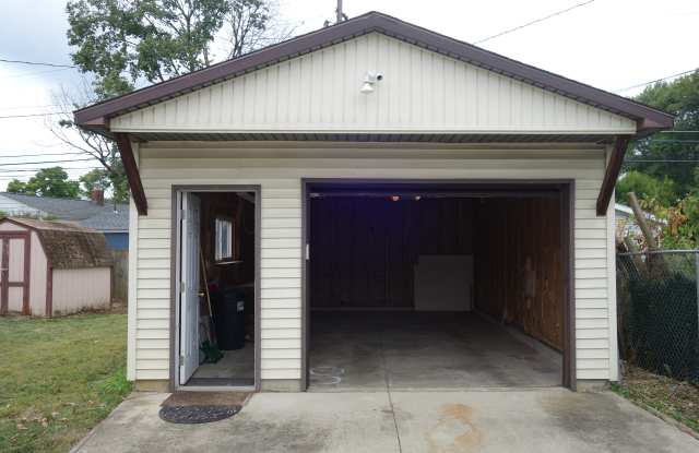 5289 Eisenhower Rd Gallery 3