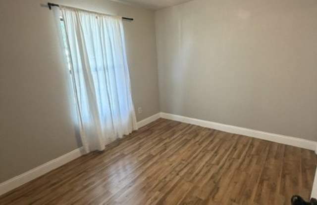 4922 Northwest Ozmun Avenue Gallery 3