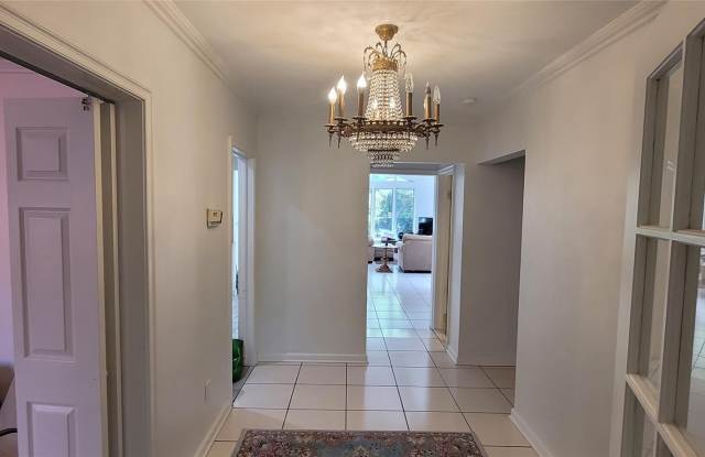 15 Somerset Drive S Gallery 4