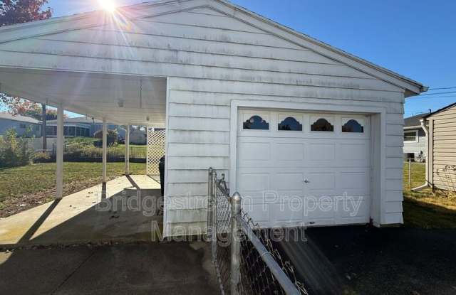 582 Travis Dr Gallery 1