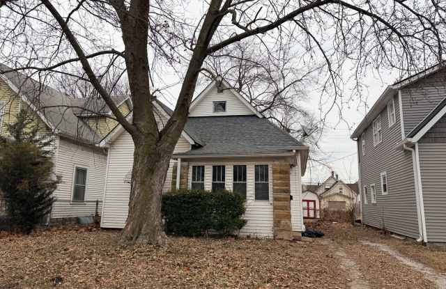 Now showing this 2BR, 1BA home located t 71 N. Warman, Indianapolis photos photos