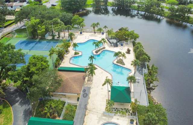 Beautiful 3 bed 2 bath townhome in Snapper Creek! Gallery 3