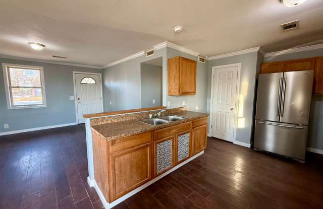 3 Bedroom/1 Bathroom Home in Paragould AR - $1,000 MOVES YOU IN! photos photos