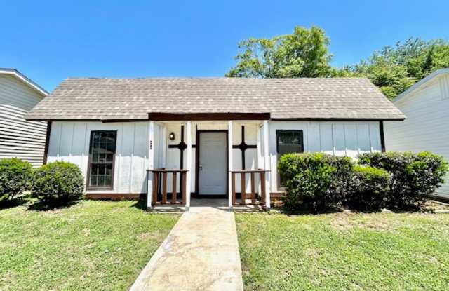 SPACIOUS 3 BEDROOM, 2 BATH HOME FOR RENT – $1,500/MONTH! photos photos