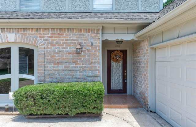 1407 Crossfield Drive Gallery 2