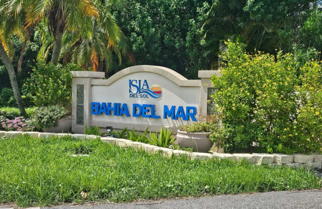 One-year lease starting in January, with free move-in for December. photos photos