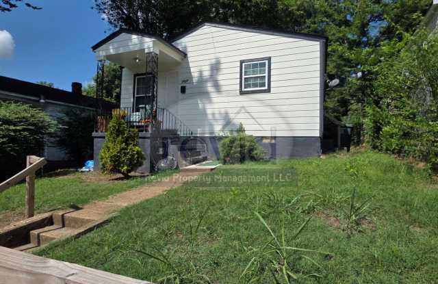 Newly Renovated (in 2023) 2 Bedroom House! photos photos