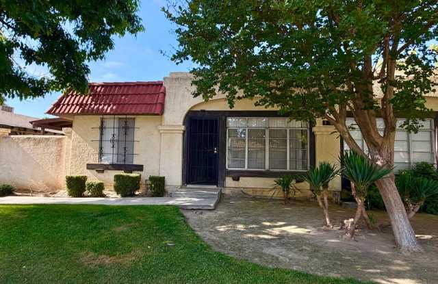 ✨ Just listed and won’t last long! 2 bed, 1.5 bath condo with private patio yard & in-unit washer/dryer hookups photos photos