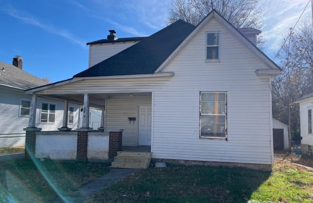 1040 W Madison - 1040 West Madison Street, Springfield, MO 65806