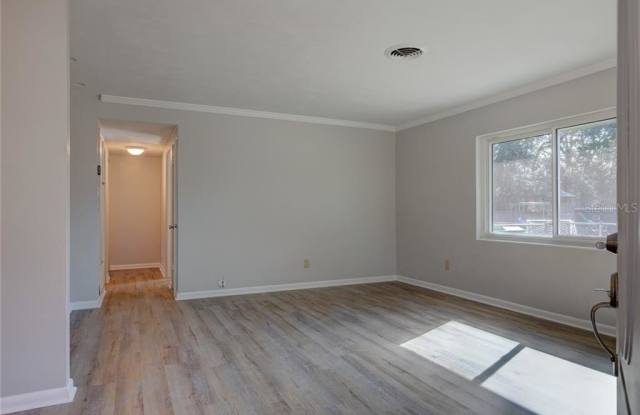 529 WOODSON AVENUE Gallery 2