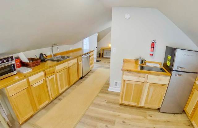 702 Laramie - 702 Laramie Street, Manhattan, KS 66502