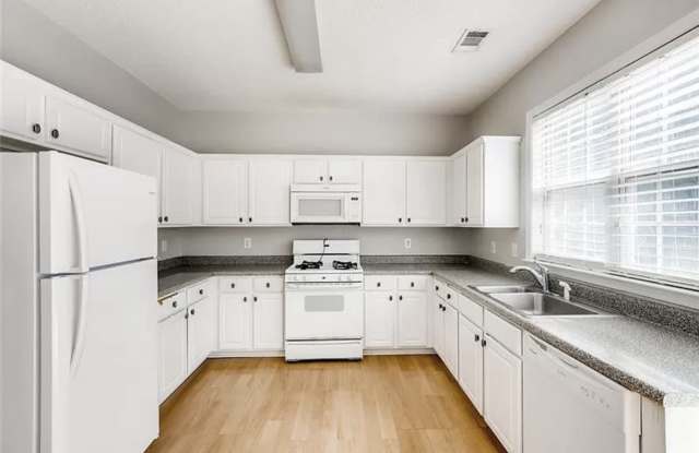 2005 Maple Ridge Court Northwest Gallery 4