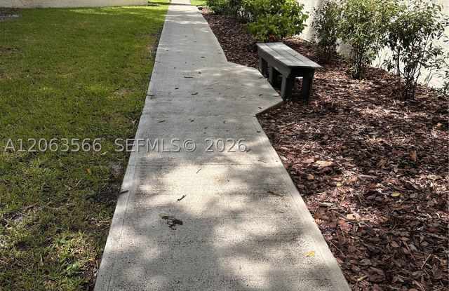 3032 S Oakland Forest Dr Gallery 2