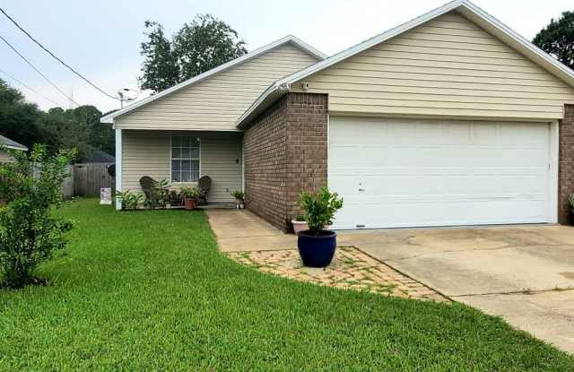 Adorable 3 Bedroom, 2 Bath Home in the convenient location off Gulf Beach Hwy photos photos