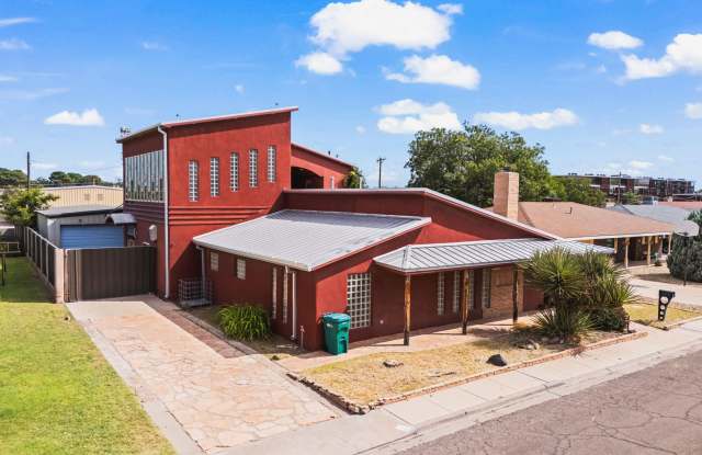 Unique 5BR / 3.5BA Architectural Gem Gallery 3
