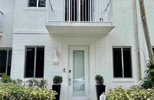 2621 NE 212th Ter photos photos