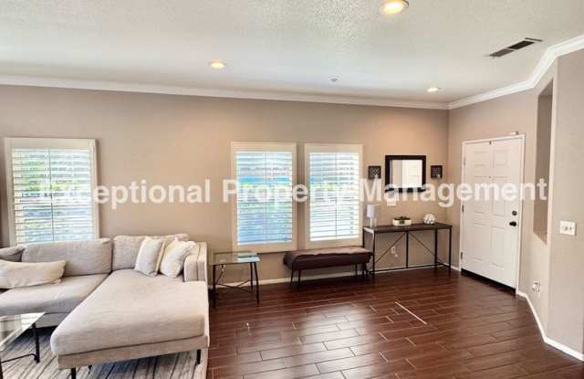 Ready to move in 3 bedroom 3 bath home Gallery 4