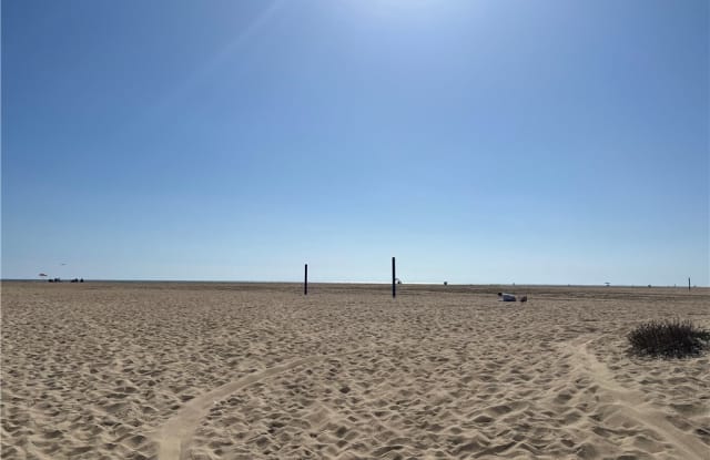 1012 W Balboa Boulevard - 1012 West Balboa Boulevard, Newport Beach, CA 92661