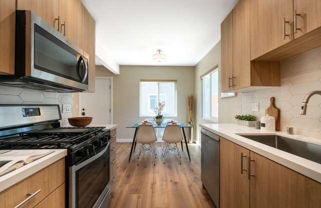 419 West Queen Street - 419 West Queen Street, Inglewood, CA 90301