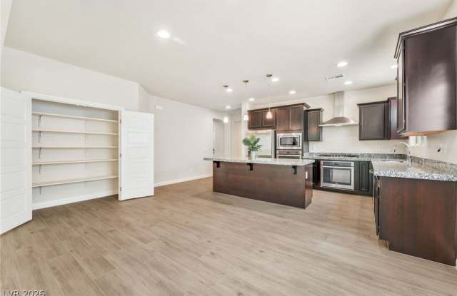 9729 Ponderosa Skye Court Gallery 3