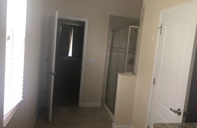 15036 Evergreen OAK Loop Gallery 3