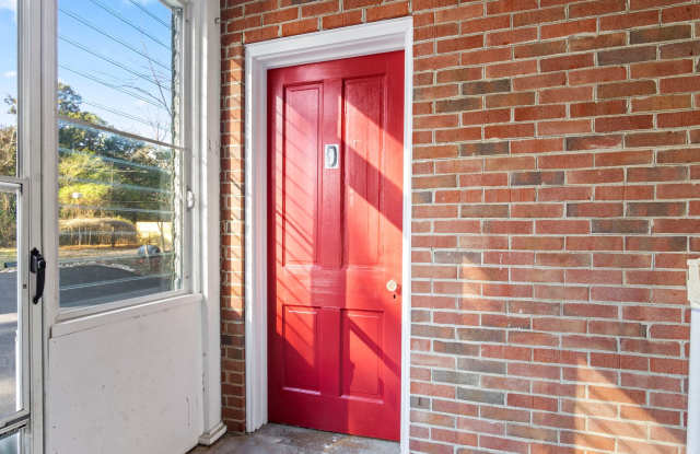 Private and Cozy 1BR Garage Apartment – Utilities  Parking Included! - 108 Cooley Road, James City County, VA 23188