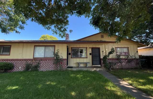 $2,695 - 2 Bd/1 Ba Duplex with remodeled kitchen and bath in Gilroy-Large backyard photos photos
