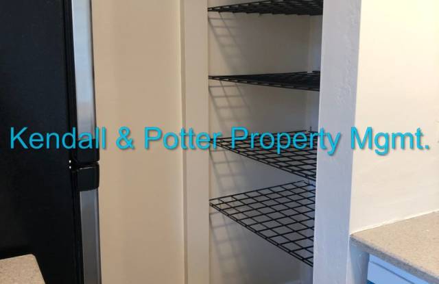 2 Bedroom Condo Blocks From The Beach! Gallery 3