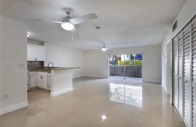 8305 SW 72nd Ave photos photos