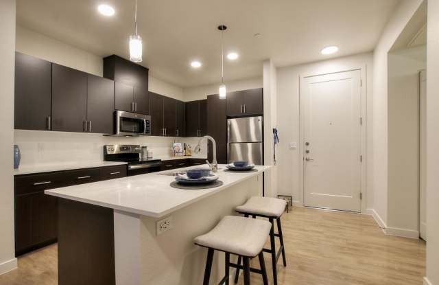 View 32 Apartments Gallery 3