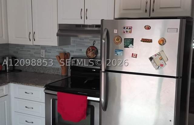 7812 Pembroke Rd Gallery 2