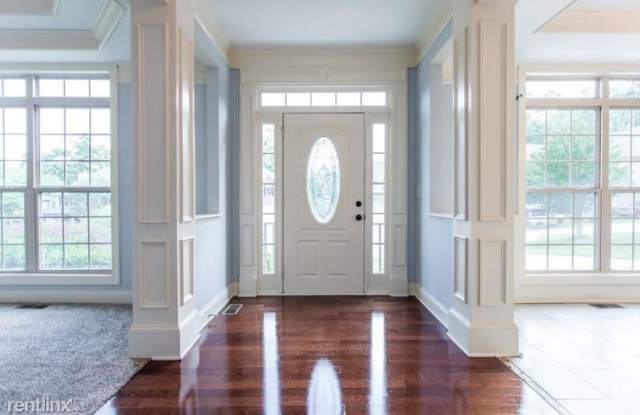 1032 Longshore Cv Gallery 3