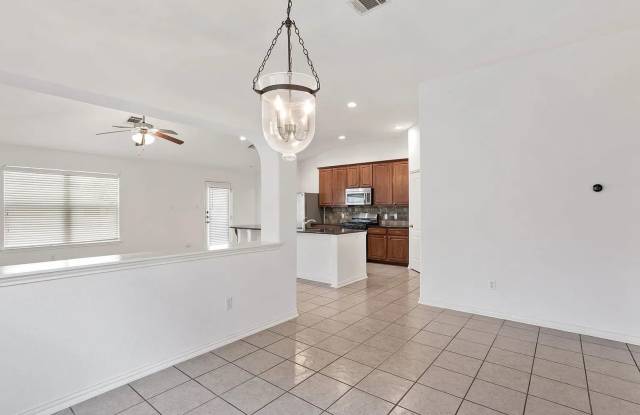 Room in 3 Bedroom Home in Pflugerville Gallery 3
