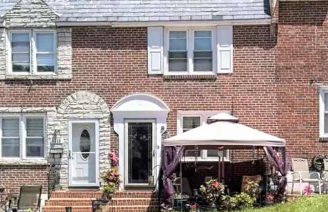 5237 Westbrook Dr photos photos